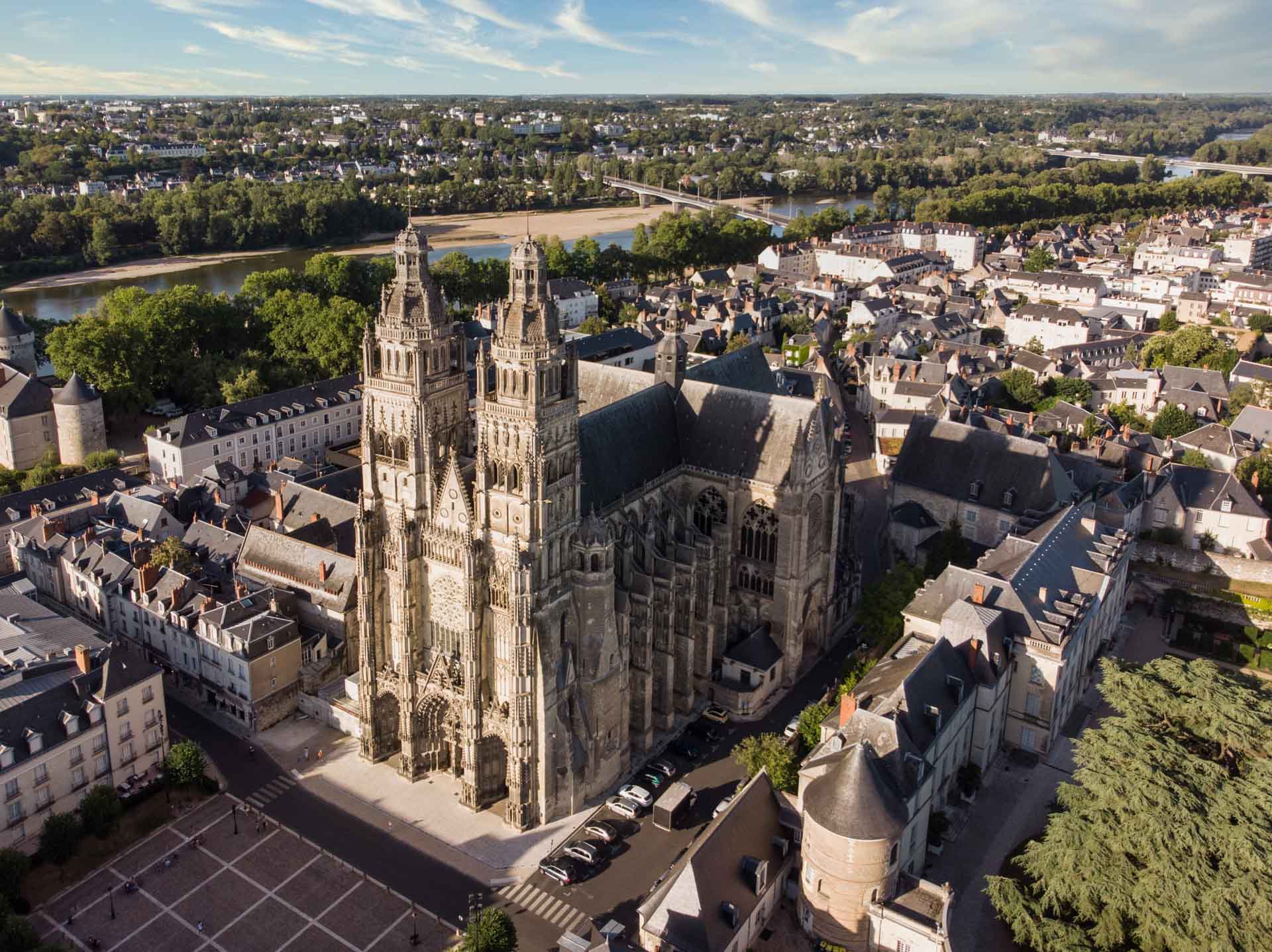 Prise de vue aérienne de la Cathédrale Saint-Gatien à Tours